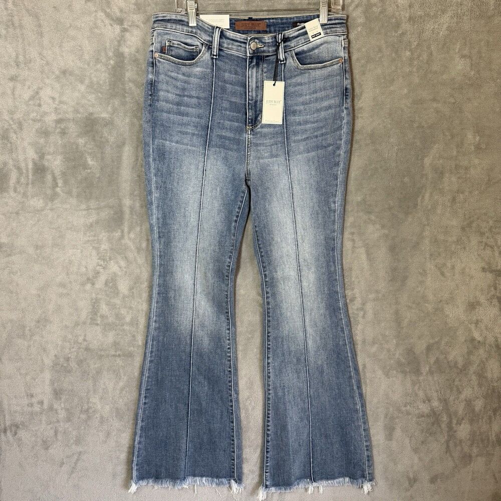 NWT Judy Blue Jeans 15/32 Stretch Blue Denim Front Seam Flare Raw Hem JB82687